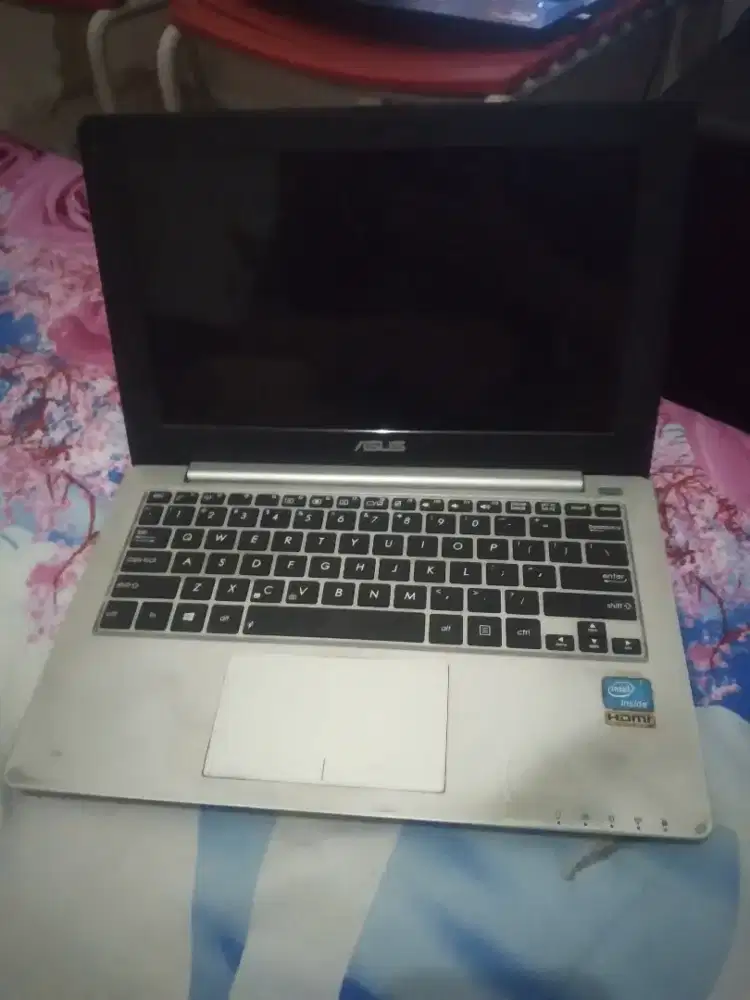 Laptop asus X201E