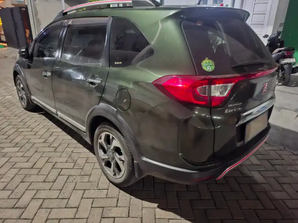 Mobil BR-V 1.5 E CVT