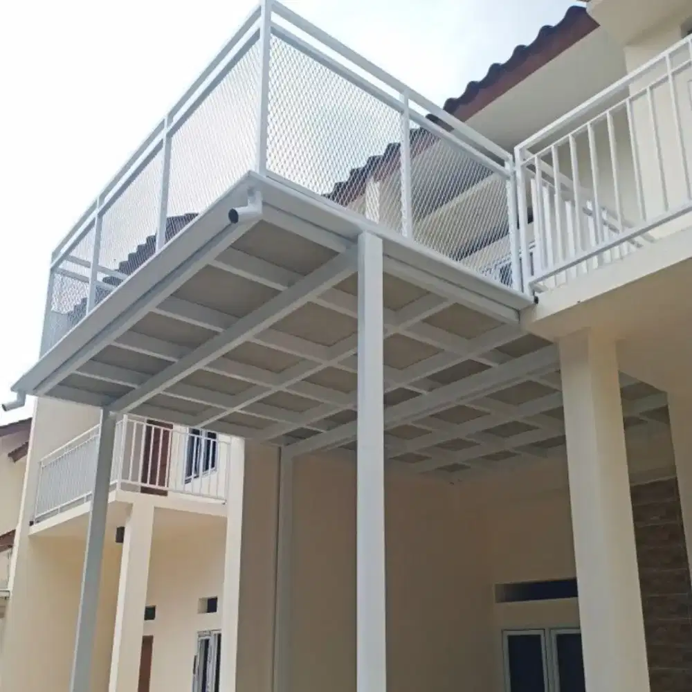 Mezanin outdoor rangka hollow galvanis