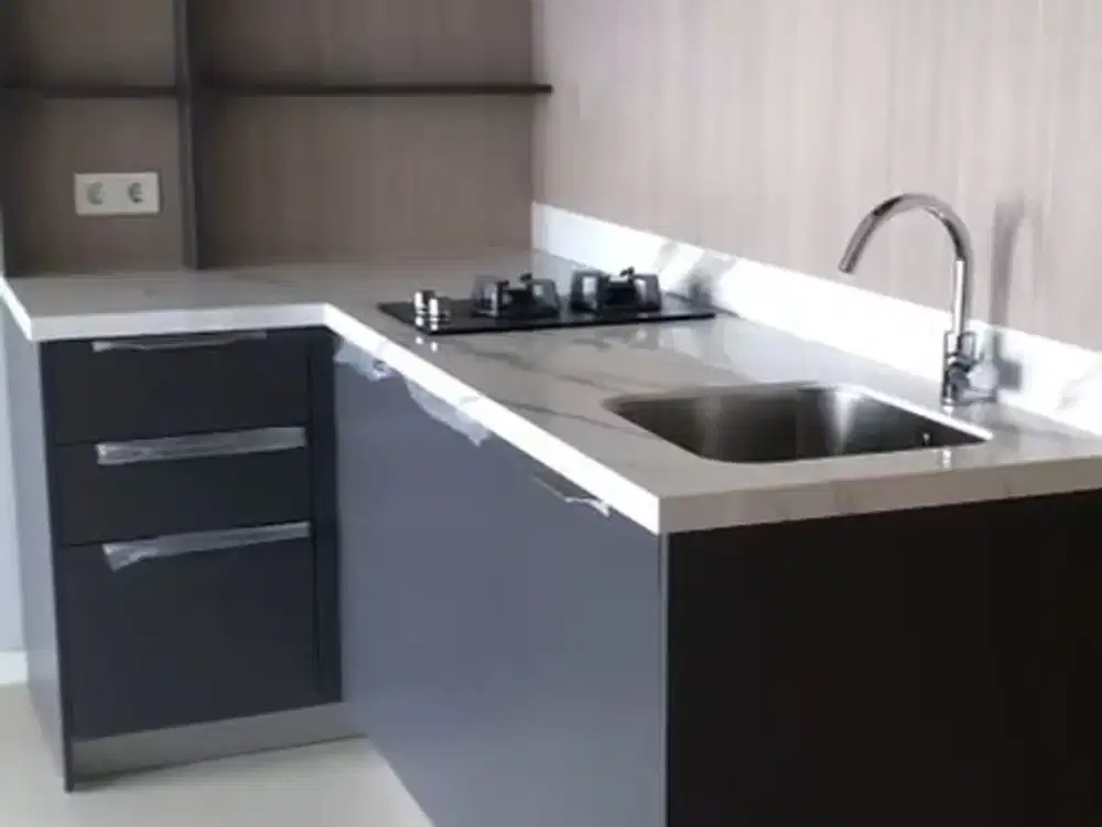 JUAL RUGI Apartemen Yukata Suites Alam Sutera, 2BR Private Lift Semi Furnish Harga 1,75M Nego Sampai Deal