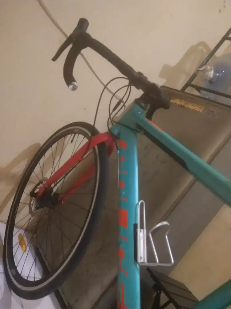 sepeda roadbike police