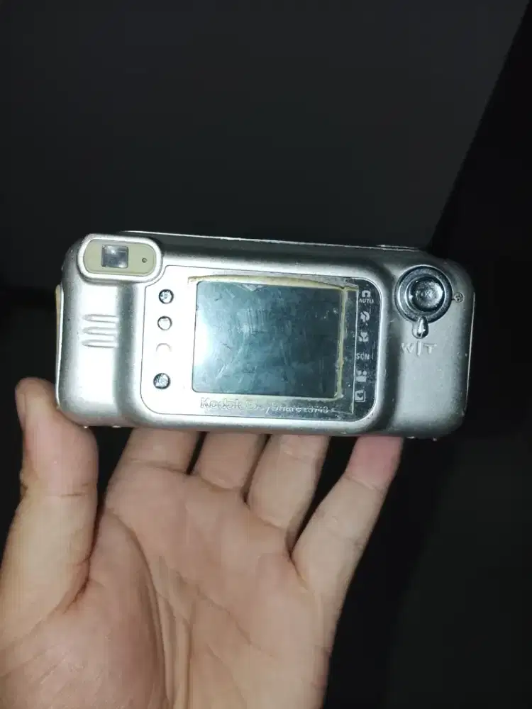 Dijual Kodak Easyshare LS743 4MP Digital Camera Silver 2.8x optimalzom