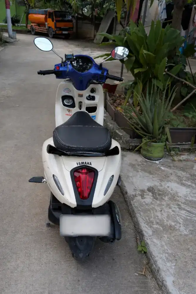 Yanaha Grand Filano Putih