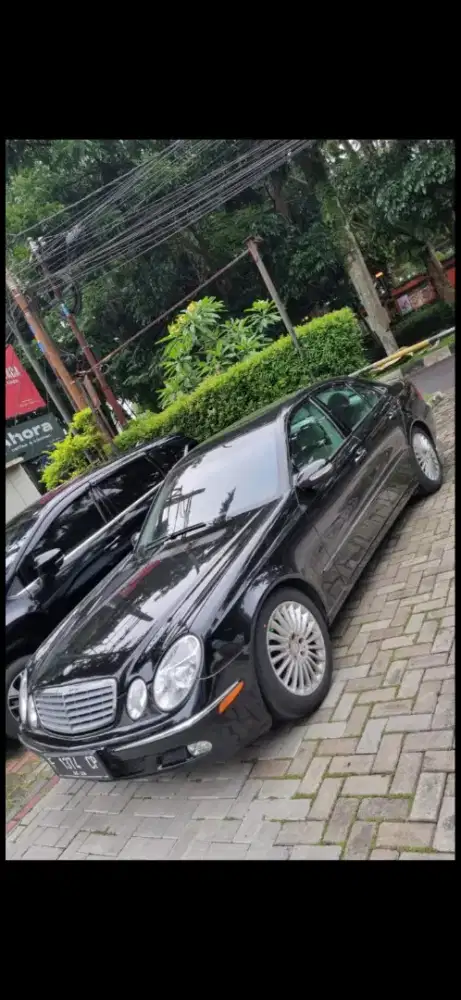 Mercedes-Benz E240 2004 Bensin