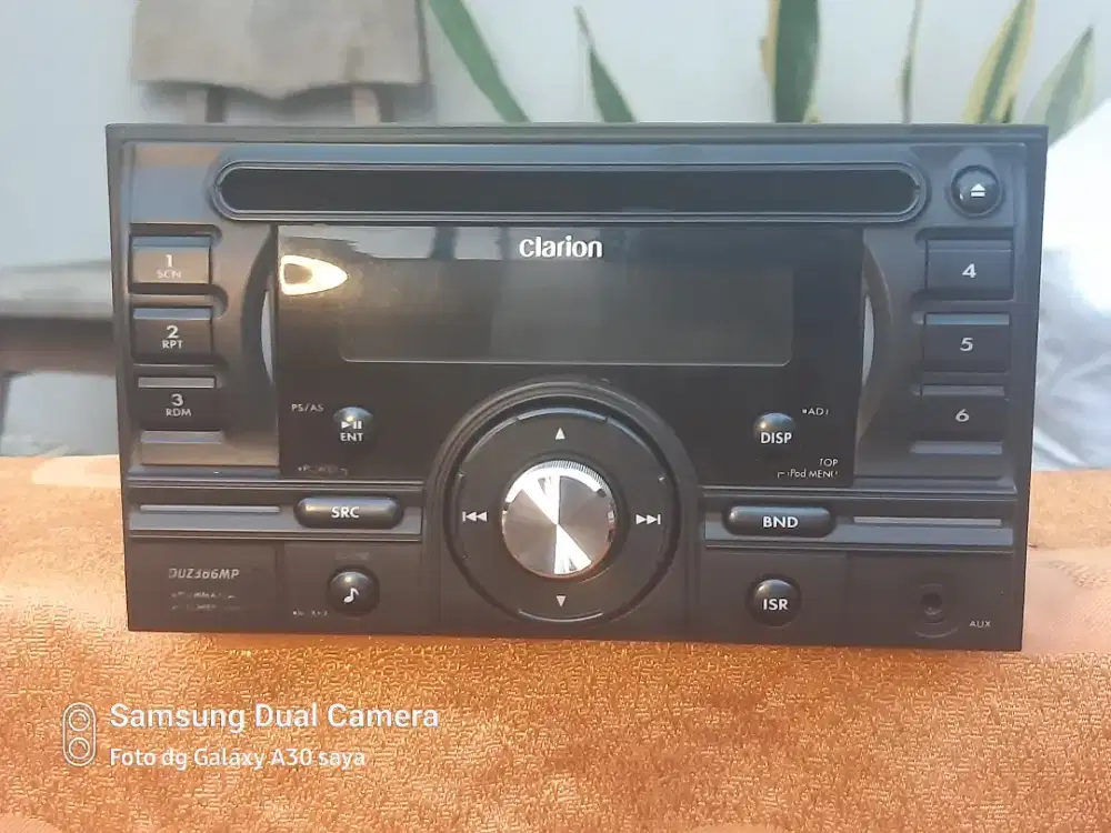 Head unit mobil double din  Clarion DUZ386MP belum di coba