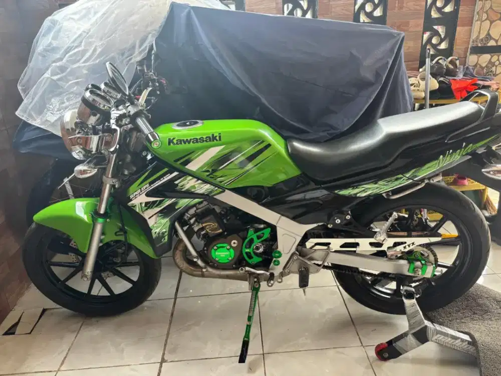 Kawasaki ninja R150 tahun 2008 hijau suriken
