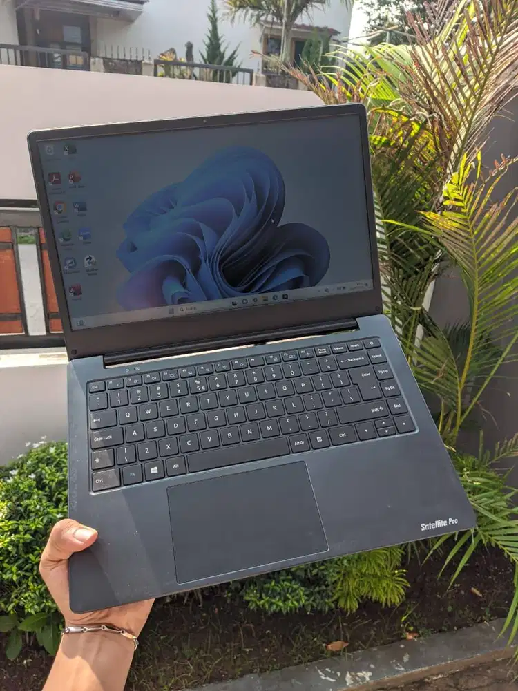 Toshiba Satellite Pro C4-H i3 Gen 10 Cocok Kerja Kuliah Multitasking