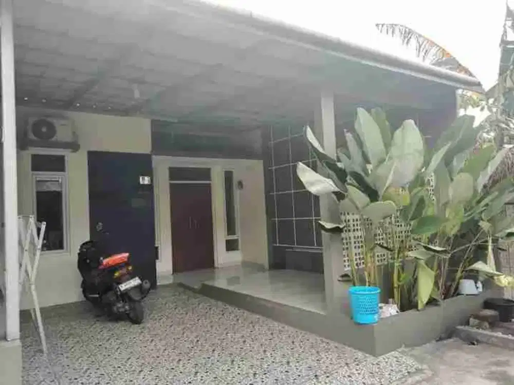 Rumah Hook dan 2 Kios Dekat GOR Pakansari