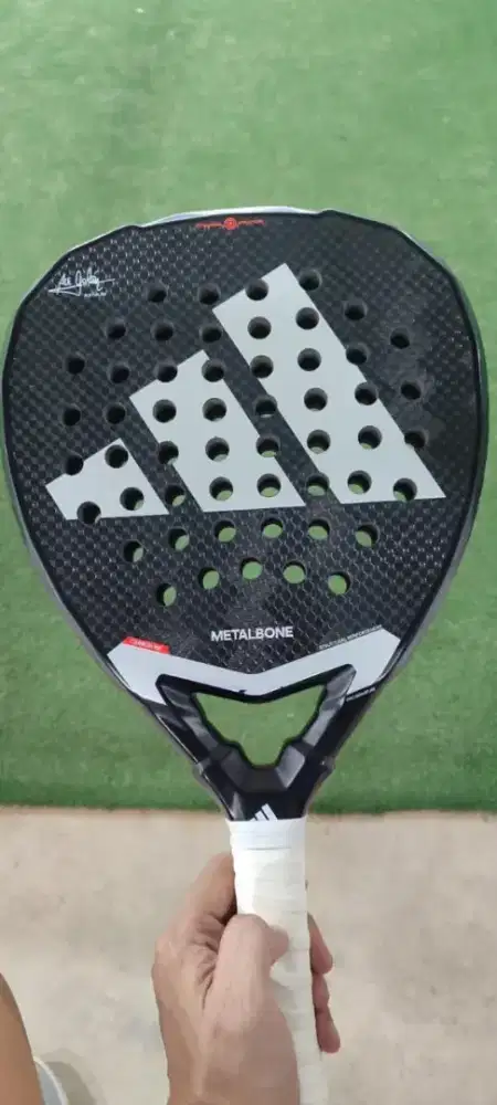 Raket Padel Adidas metalbone (nego dikit)
