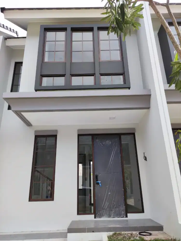 Di kontrkkan rumah full furnish citrland cibubur