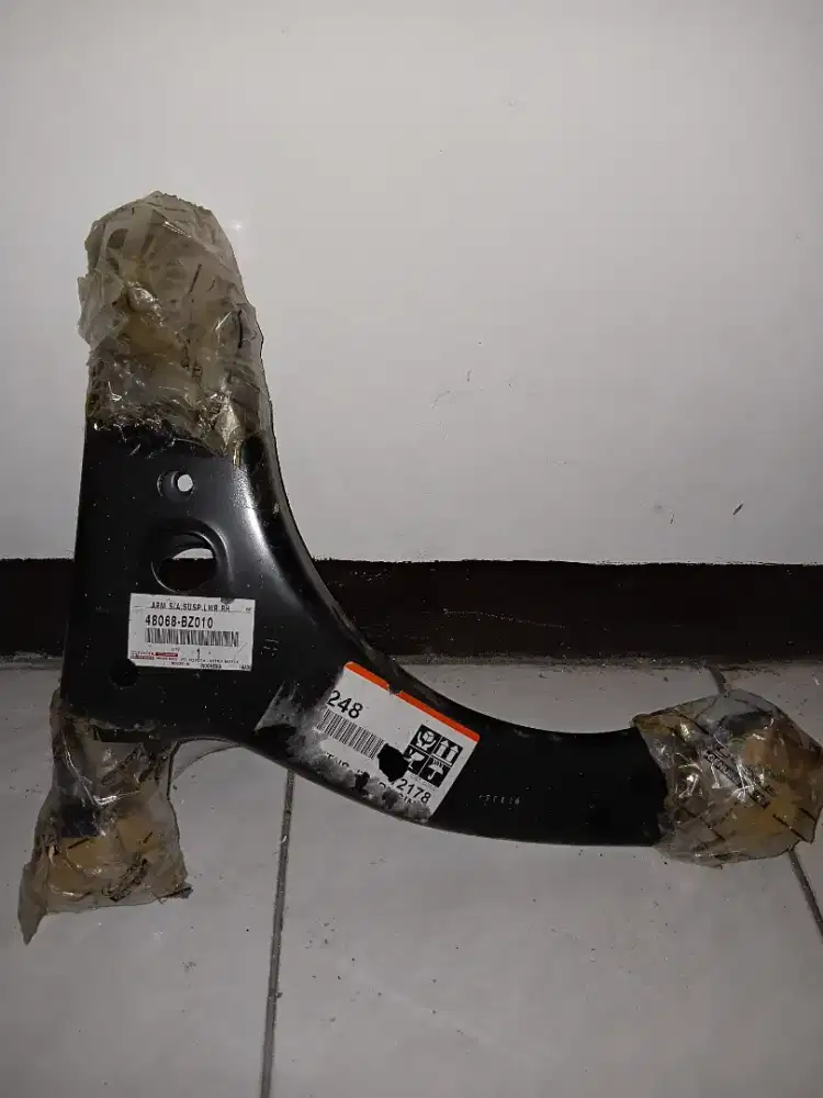 Lower arm kanan avanza 2014