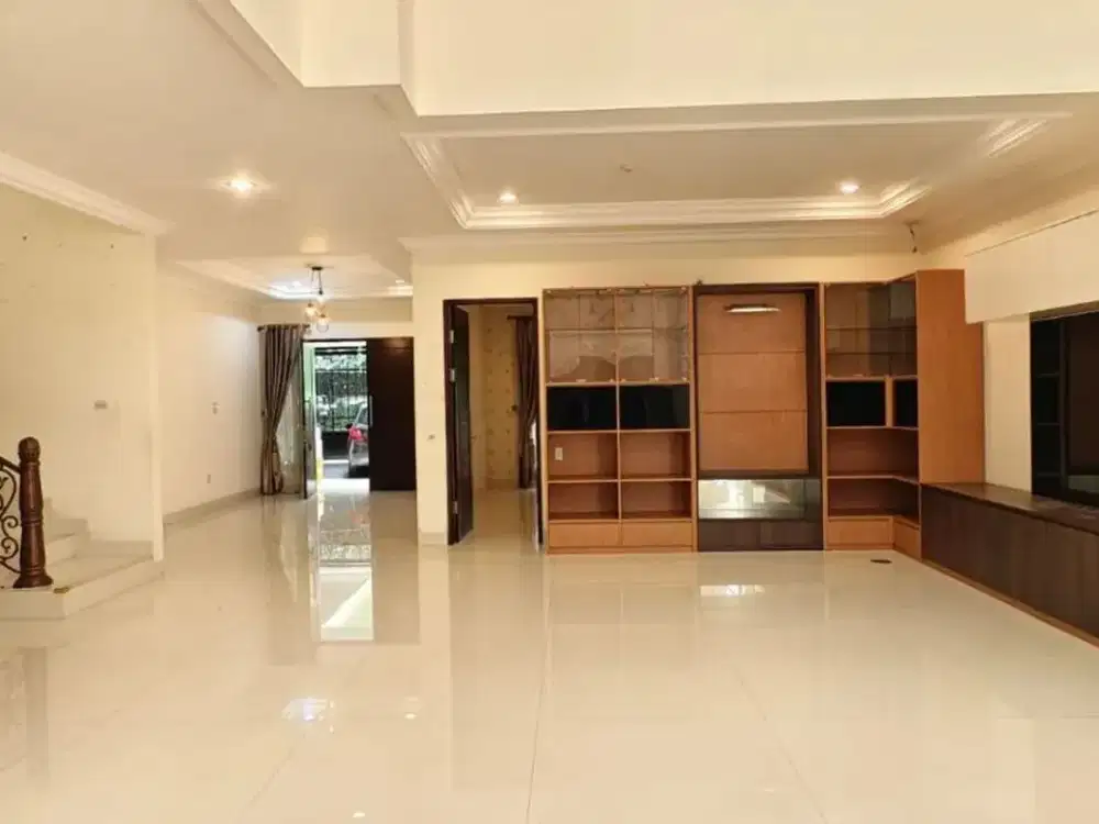 Jual Rumah Mewah 2.5 Lantai Danau Indah Barat LT 300 SHM – Luas & Siap Huni, Harga Nego!