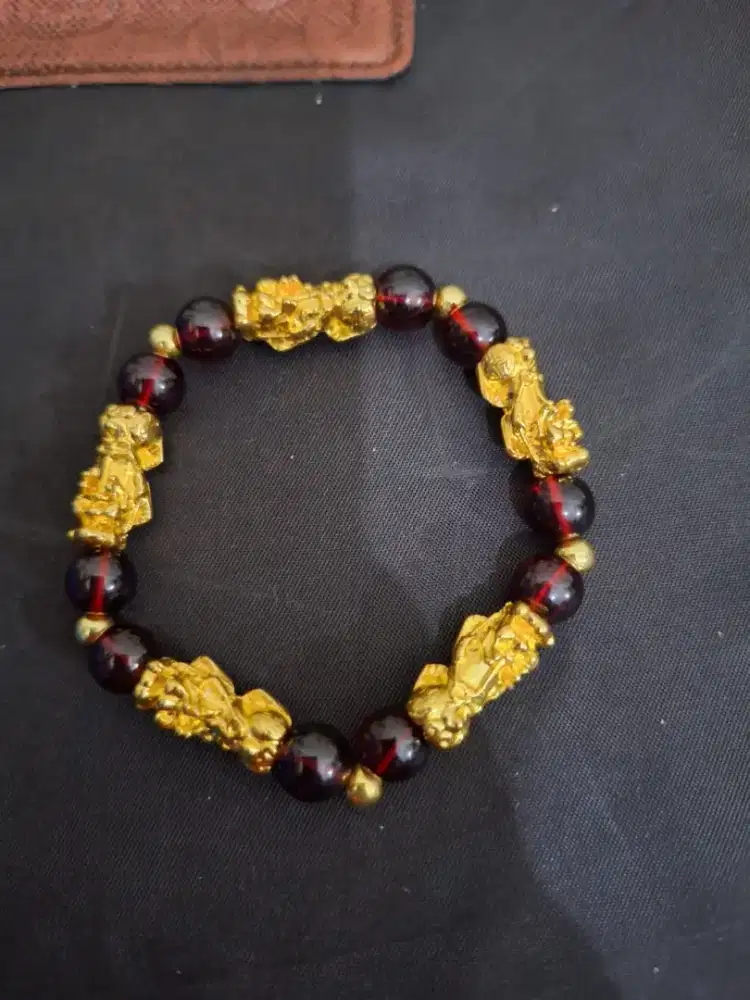 Gelang branded 
Pixiu gelang fashion 
Limited edition barang terawat p