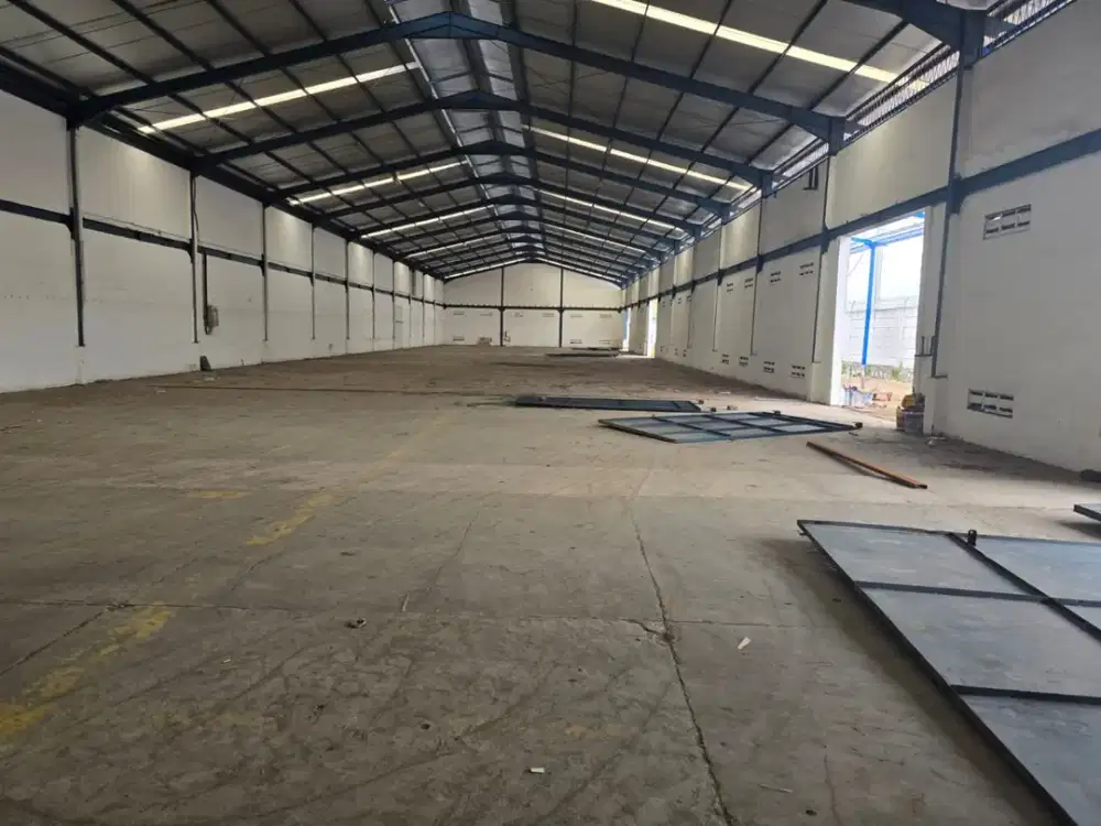 Disewakan Gudang Baru di Jatake,Luas 2600M,Harga:1,716 M/Thn Exc Pajak