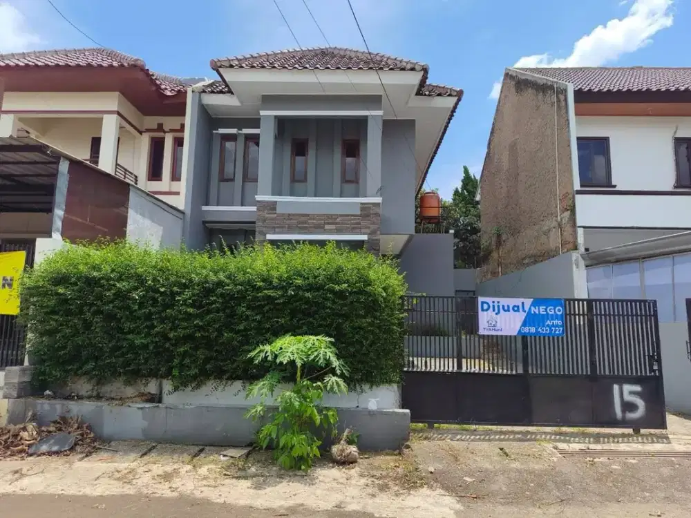 Jual Rumah 2 Lantai LT 200 LB 110 Pasadena Margahayu Caringin Bandung– Halaman Luas, Muat Banyak Mobil!