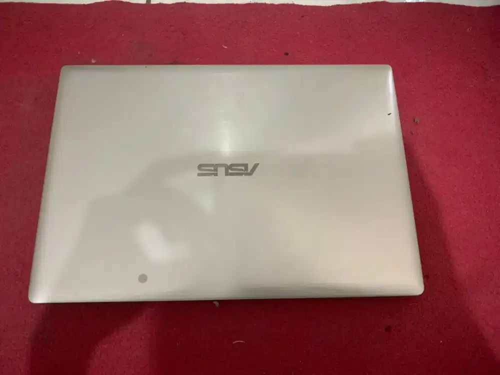 Laptop Asus UX303U
-Processor Intel Core i7-6500u (4CPUs)