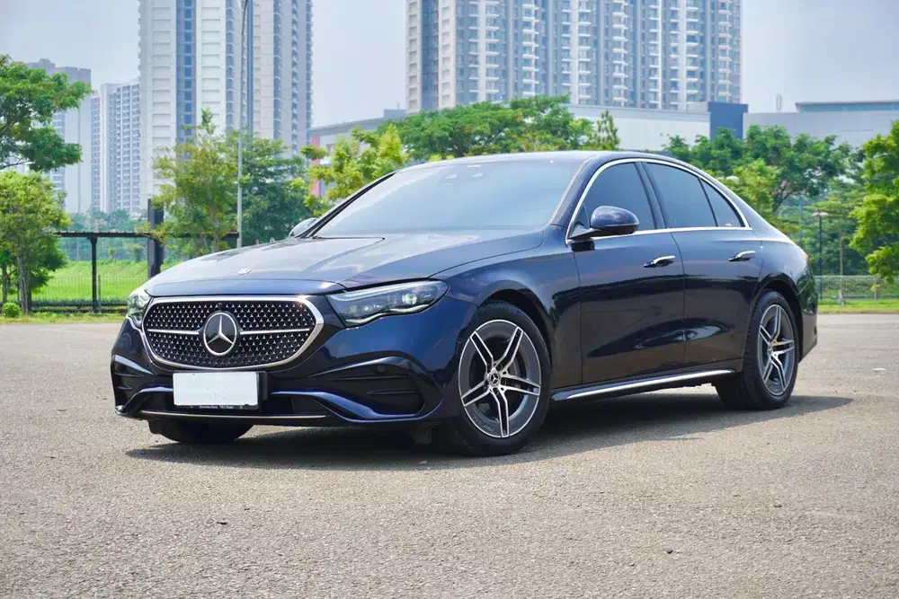 Mercedes Benz E300 W214 AMG EQ-Boost 2024 / 2026 Biru Low Odo Istimewa