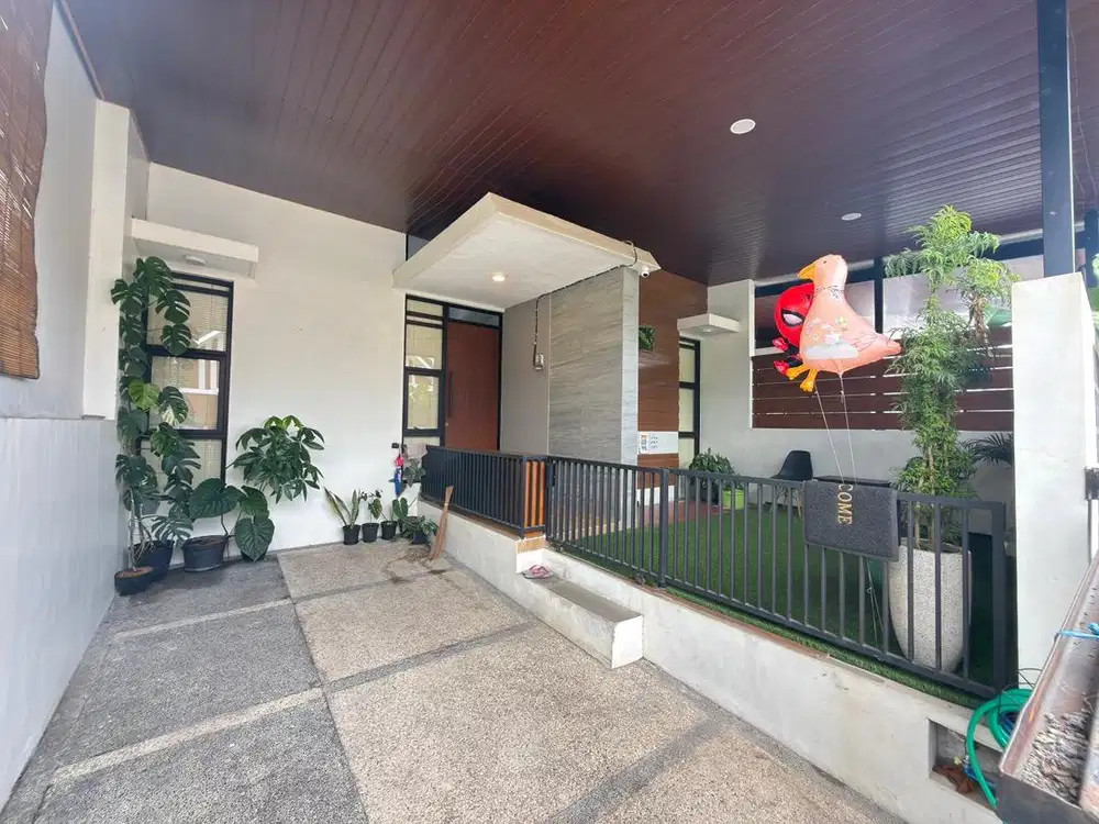 DISEWAKAN rumah Riverfront Urban Resort