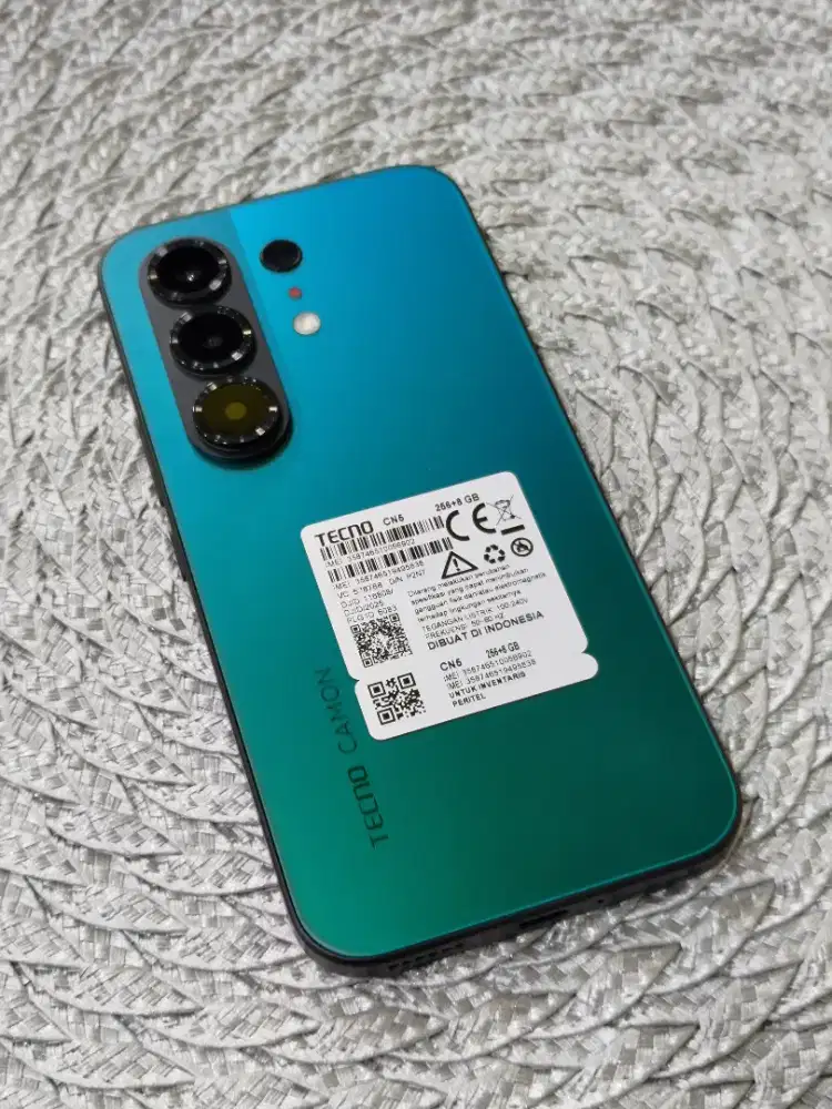Tecno camon 40 8/256 gb