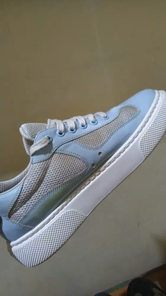 Sepatu prada original