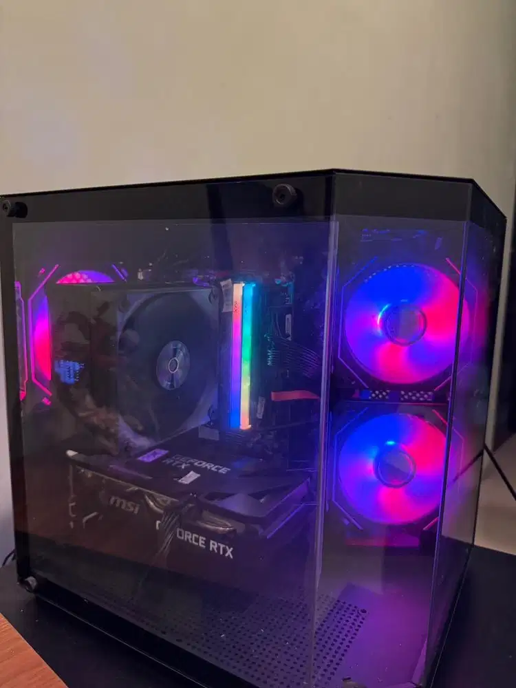 Like newKomputer Full set LED MSI 25 180Hz, Intel(R) core i7-7700