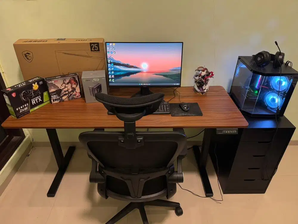 Like new !! Komputer Full set LED MSI 25 180Hz, Intel(R) core i7-7700