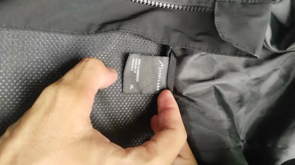 Jaket Windbreaker Markicabs .