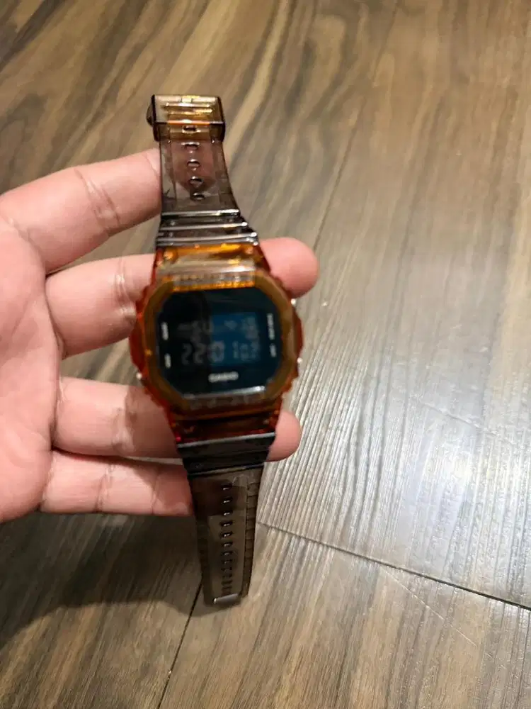 Dijual Casio DW-5600BBN masih baik mulus