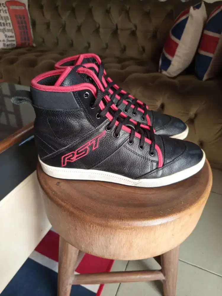 Sepatu RST high buat motoran & jalan fashion