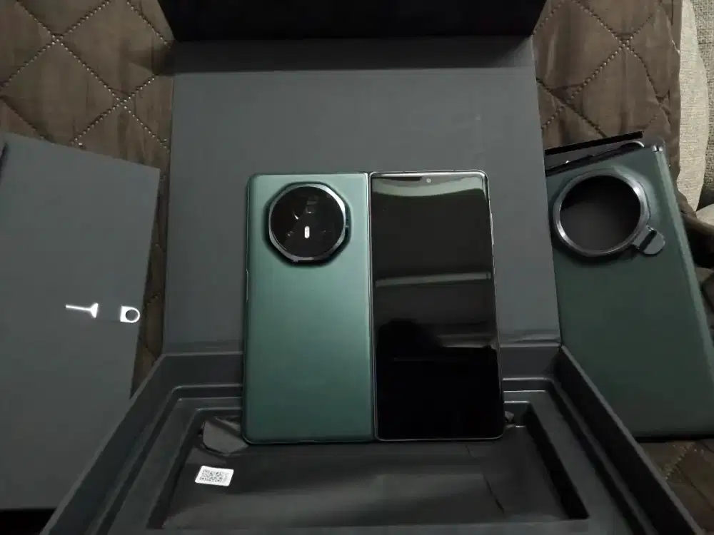 Honor Magic V3 baru Pakai 2 Bulan Mulus Like New – Fullset Garansi ON