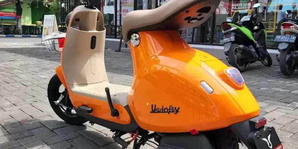 Sepeda listrik uwinfly R8