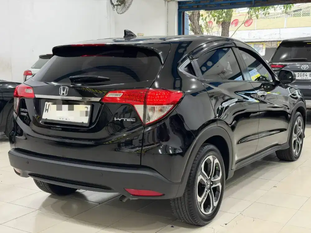 Honda HR-V E Plus 2018 Matic Hitam Tanpa PR