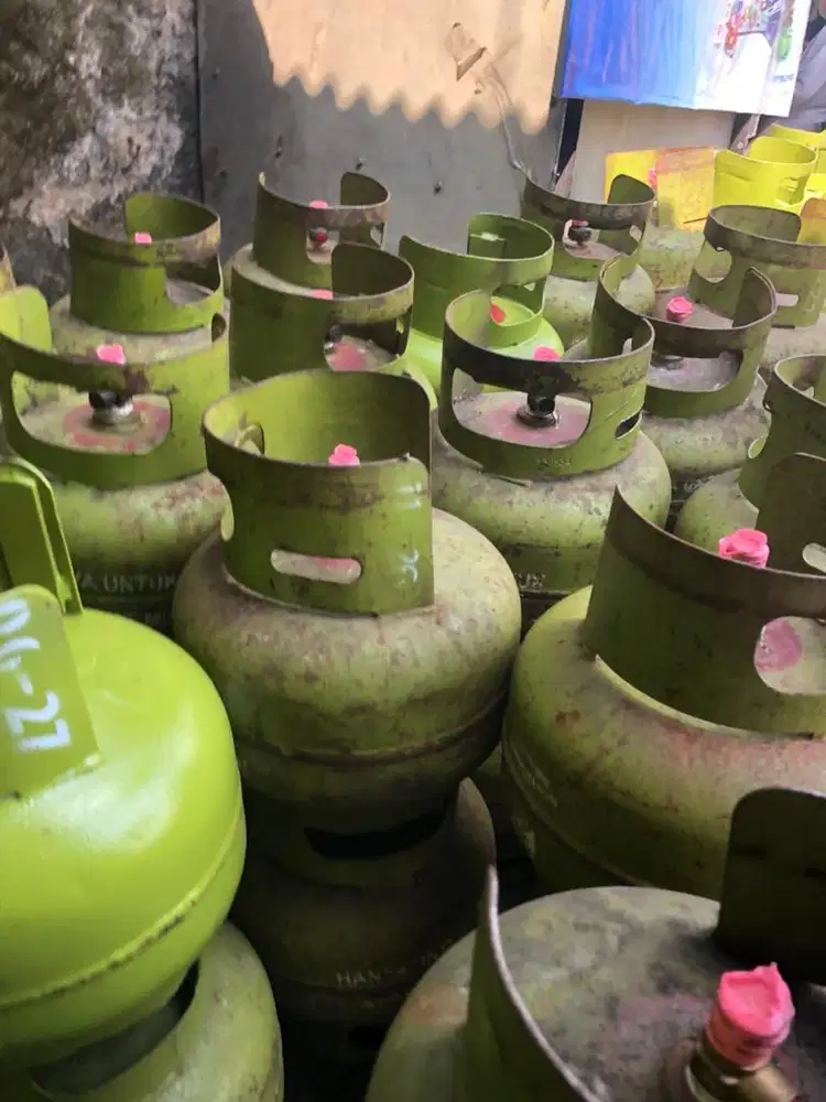 Kurir & Sales Motoris pangkalan gas dan aqua