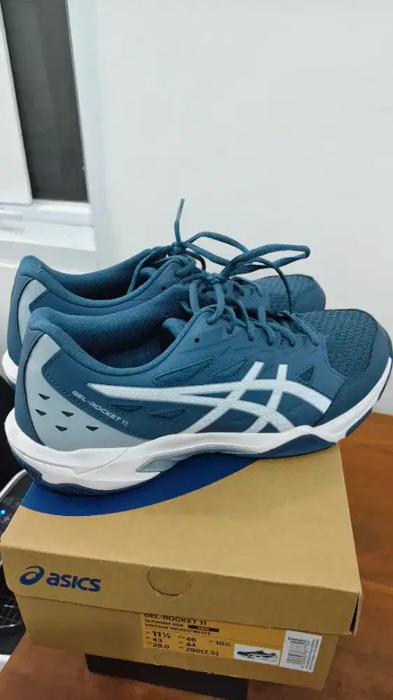 PRELOVED ASICS GEL ROCKET 11