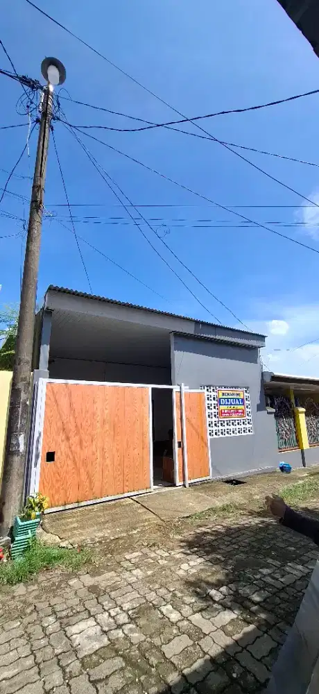 Di jual rumah full renov bangunan baru