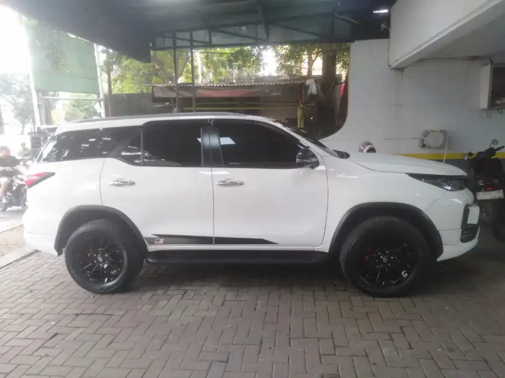 Fortuner VRZ 2.4 AT 2021 FULL UPGRADE