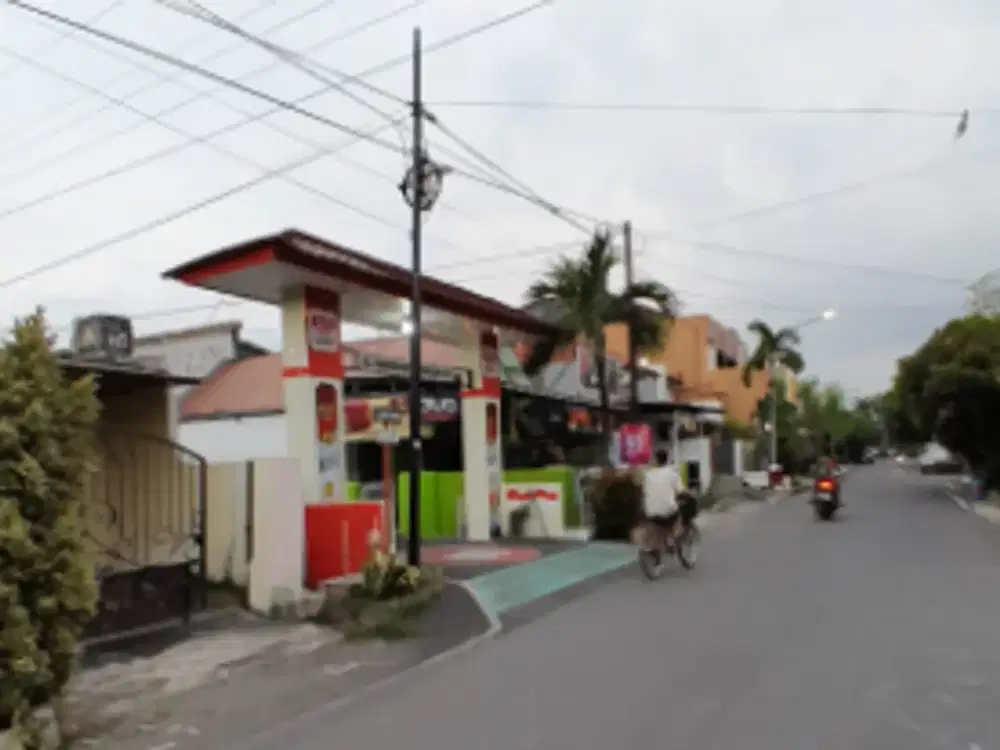 Rumah Mewah di Banowati Raya Semarang Jalan Lebar Bisa Simpangan 4 Mobil