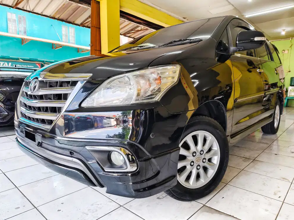 TOYOTA INNOVA 2.0 V LUXURY AT 2014 MATIC PERFECT CONDS NON DIESEL 2015