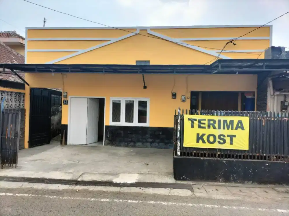 Disewakan rumah ditengah kota