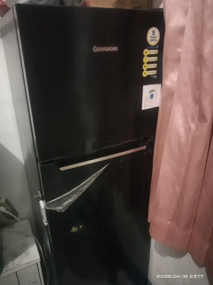 Kulkas changhong 2 pintu 180 liter tanpa bunga es