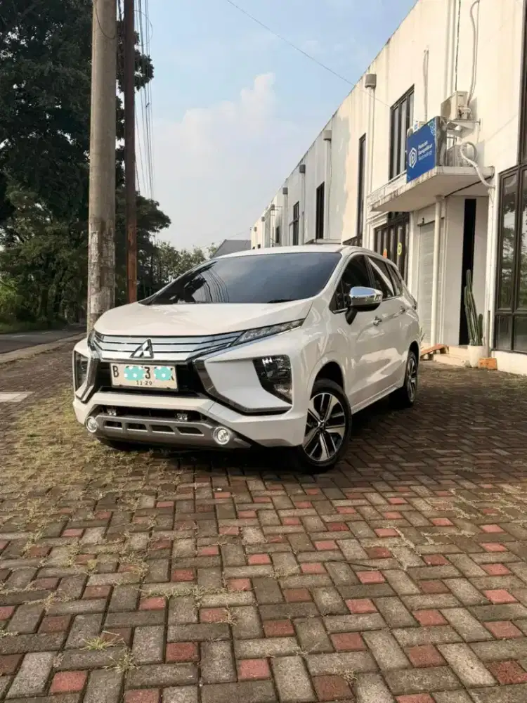 Xpander Ultimate White Excellent Condition