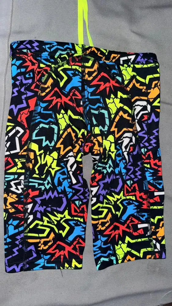 PRELOVED CELANA RENANG