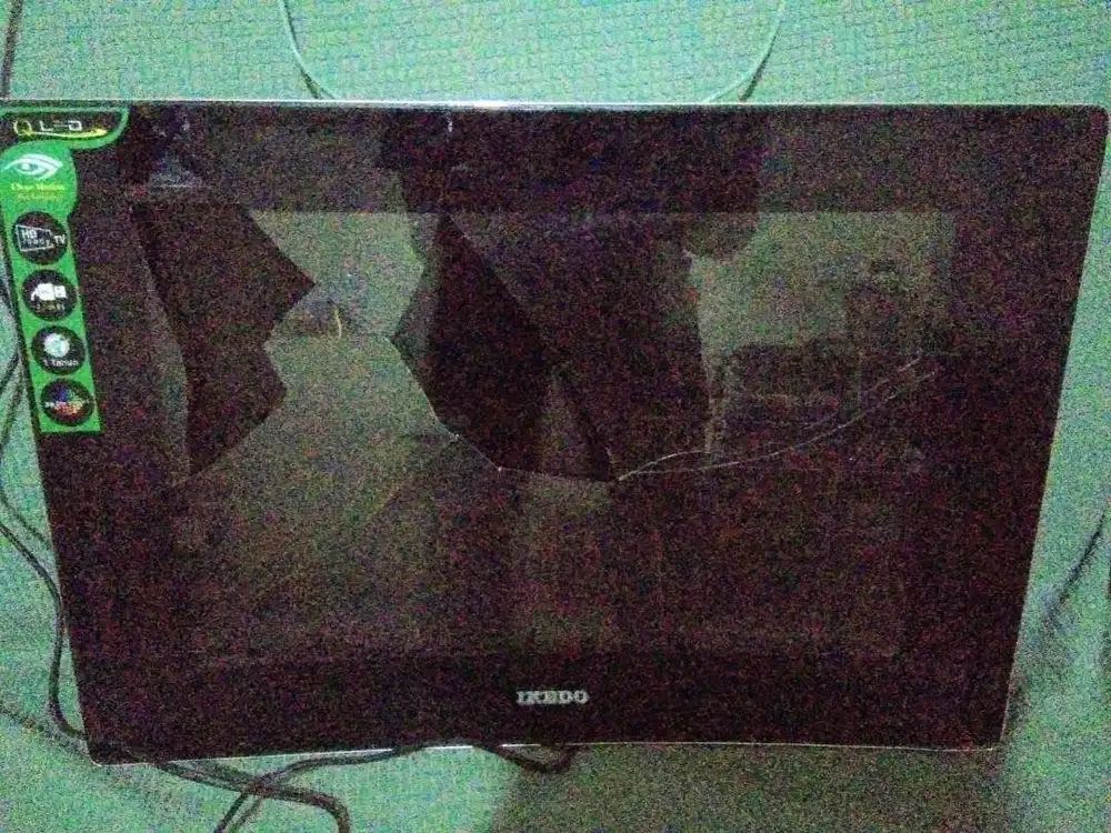 DIJUAL SeADAnya TV LED Ikedo MINUS Pecah Kaca Pelindung (RUSAK)