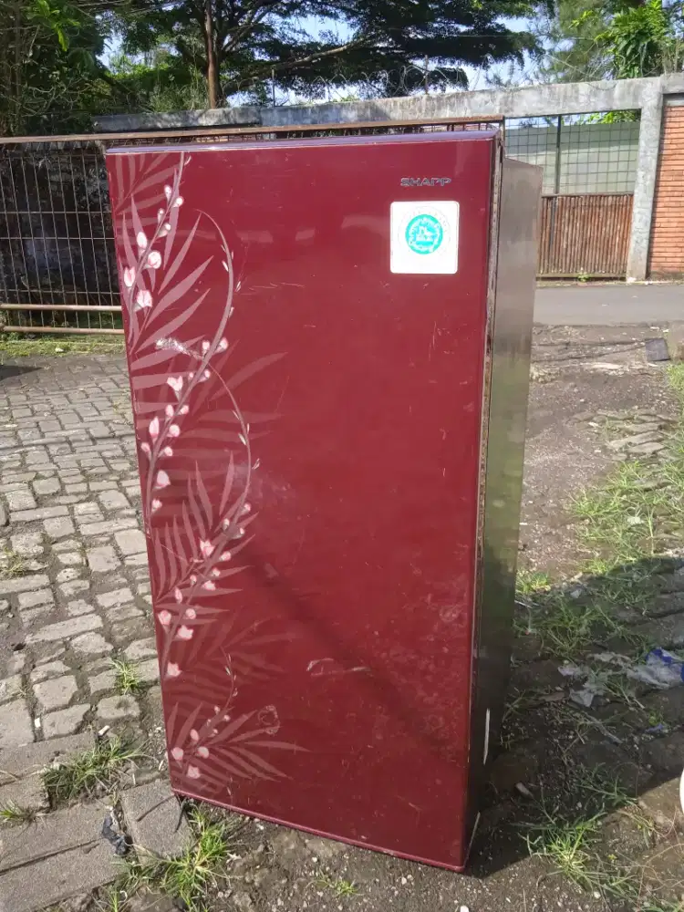Jual kulkas 1 pintu merk Sharf kiraiii siap antar garansi