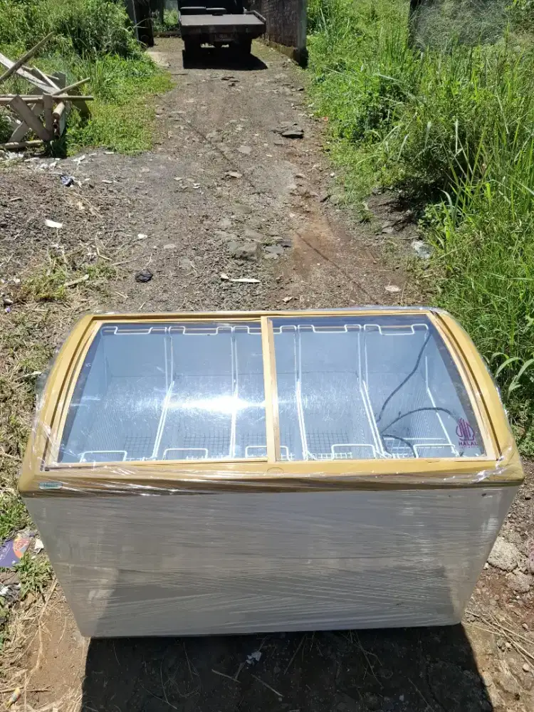 Jual freezer sleding kaca merk Haier masih orian siap antar garansii