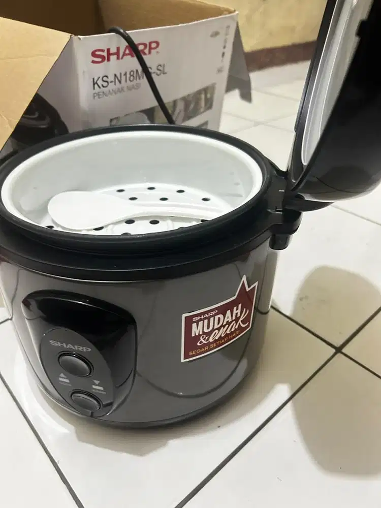 DI JUAL MEJIKOM SHARP 1,8 L KARNA BU