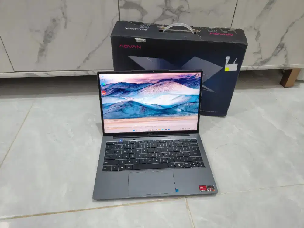Laptop Advan workmate Ryzen 5 3500U 8/256GB mulus seperti baru