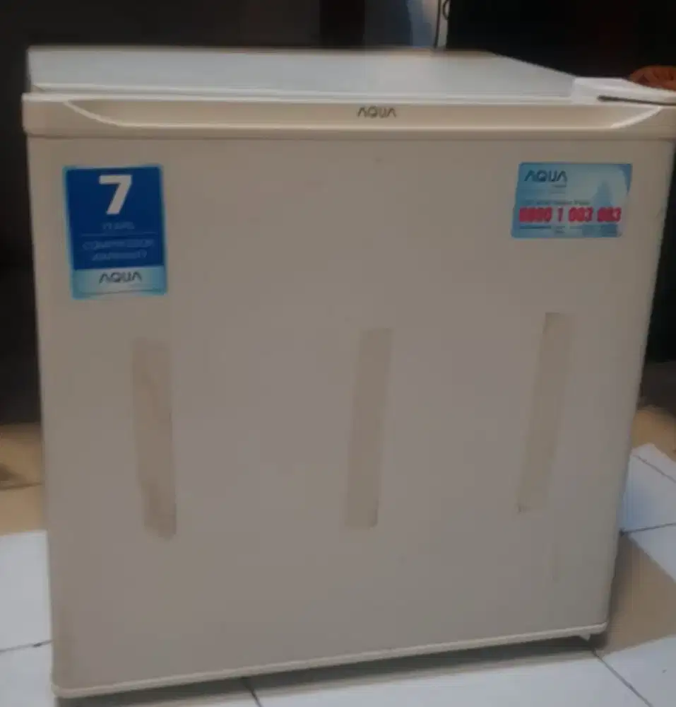 Kulkas 1 pintu merk Aqua