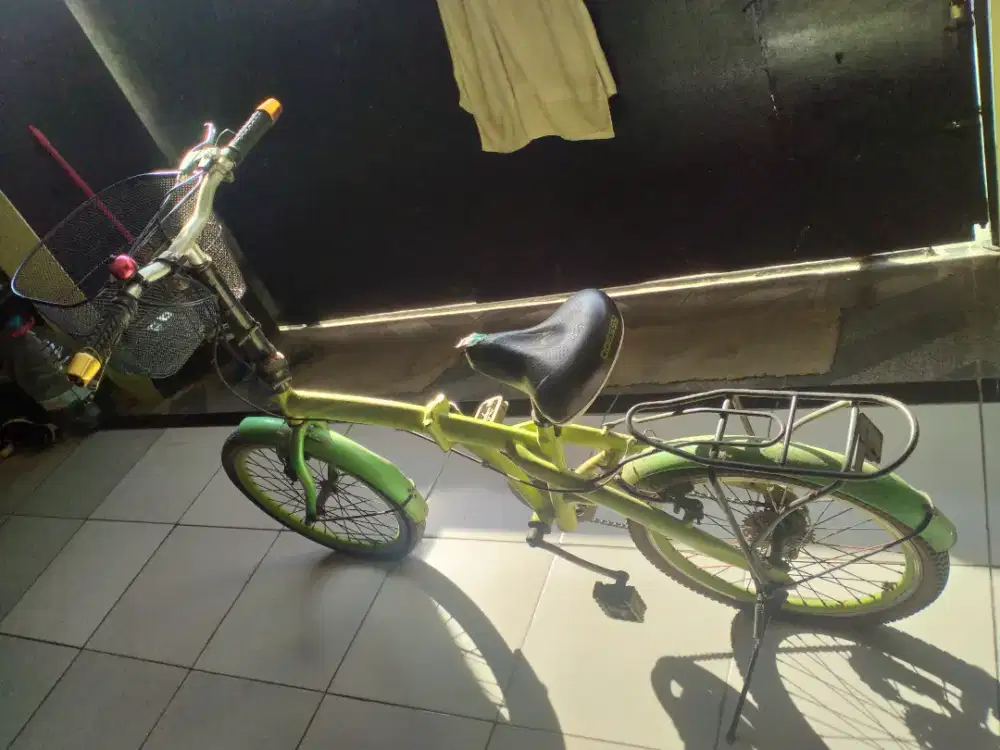 Sepeda lipat exotic UK 20