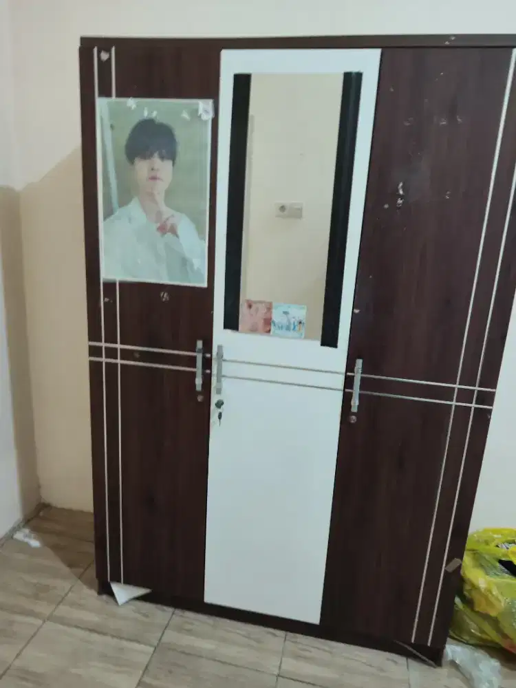 LEMARI PAKAIAN, ALMARI, BEKAS PAKAI